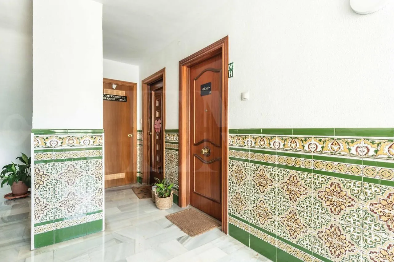 Spacious Apartment Next To Plaza De La Merced By Rems Málaga